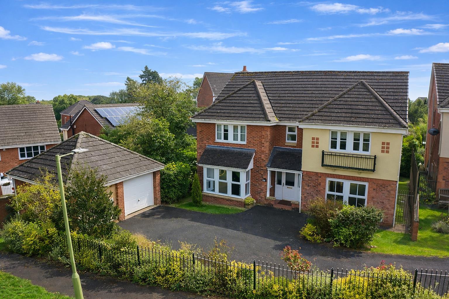 28 Bentley Drive, Oswestry, SY11 1TQ For Sale